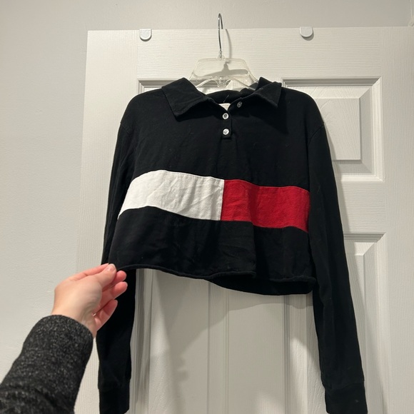 🌸FREE with purchase 🌸 long sleeve Crop top - Picture 1 of 3